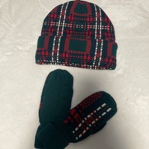 BNWOT hat and mitten set
